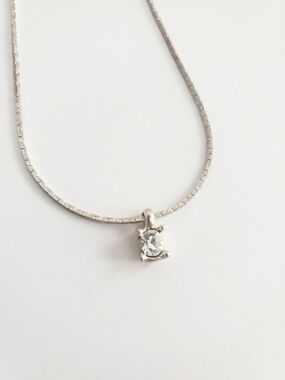 Delicate Silver Pendant Necklace with Clear Stone